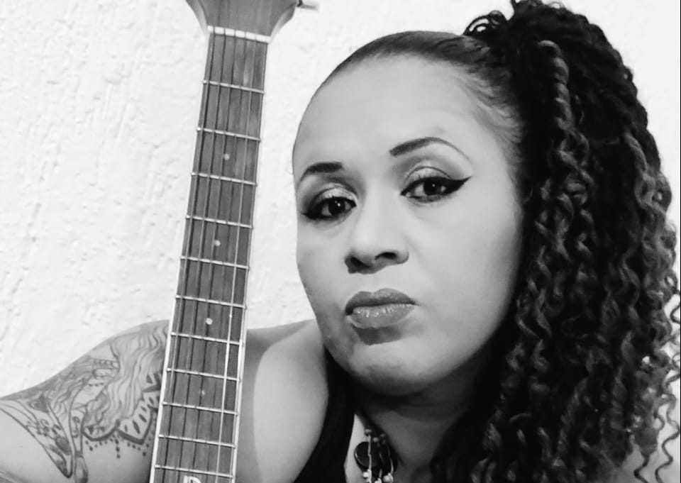 Rosi Reis canta poetas do Ceará